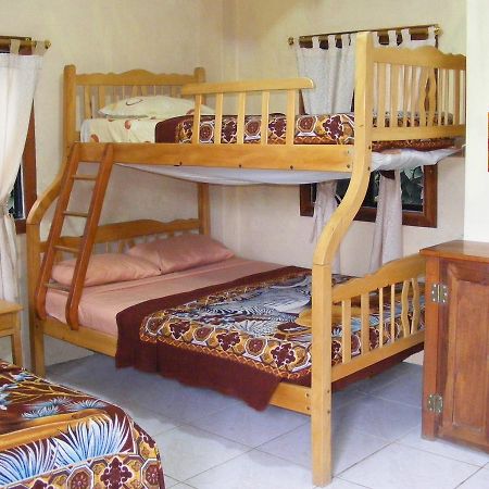 Hostal Maxima Puerto López Kültér fotó