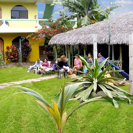 Hostal Maxima Puerto López Kültér fotó