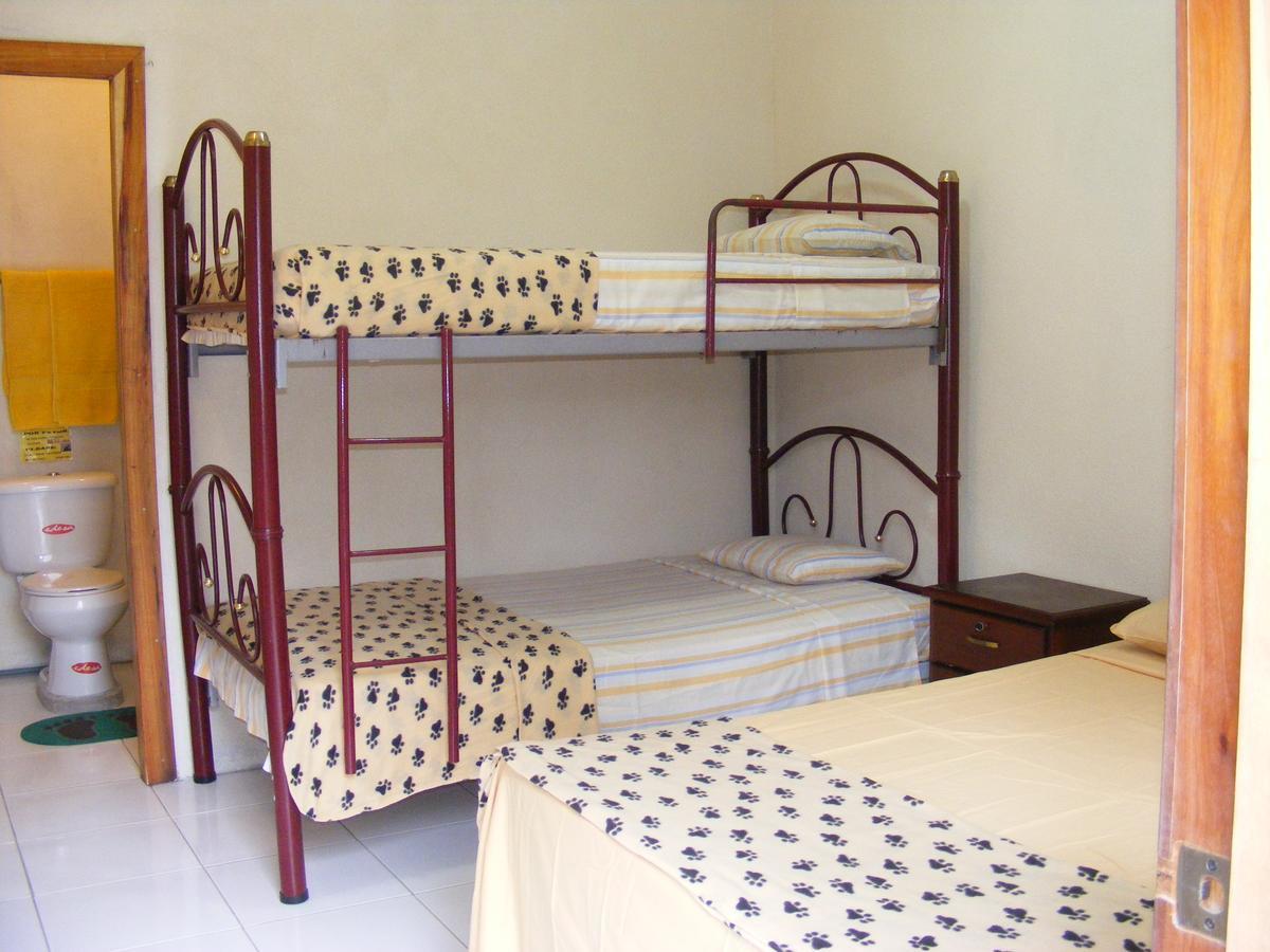 Hostal Maxima Puerto López Kültér fotó