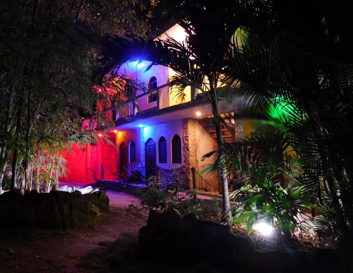 Hostal Maxima Puerto López Kültér fotó