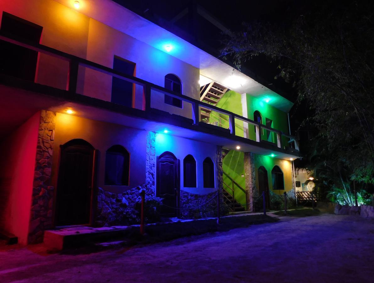 Hostal Maxima Puerto López Kültér fotó