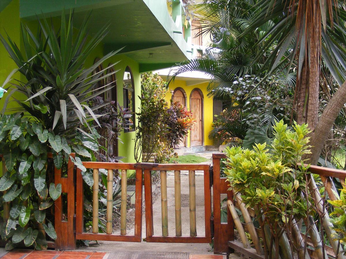 Hostal Maxima Puerto López Kültér fotó