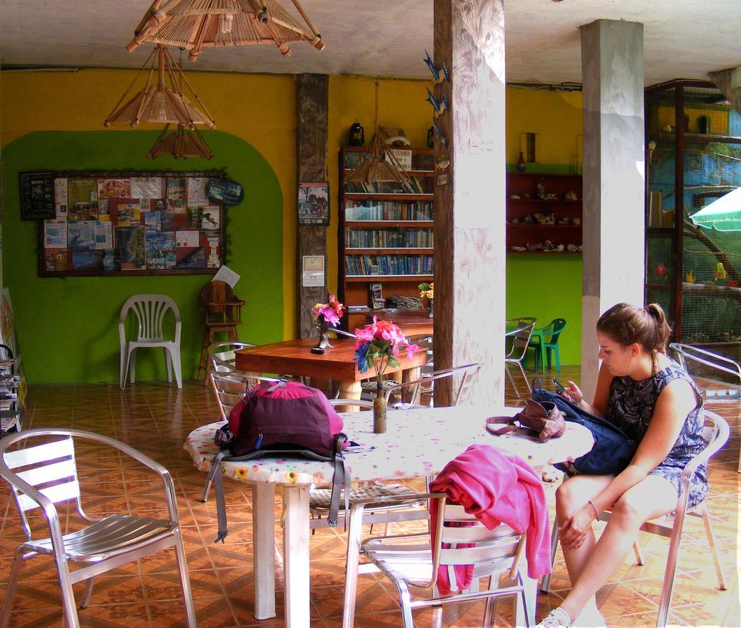 Hostal Maxima Puerto López Kültér fotó
